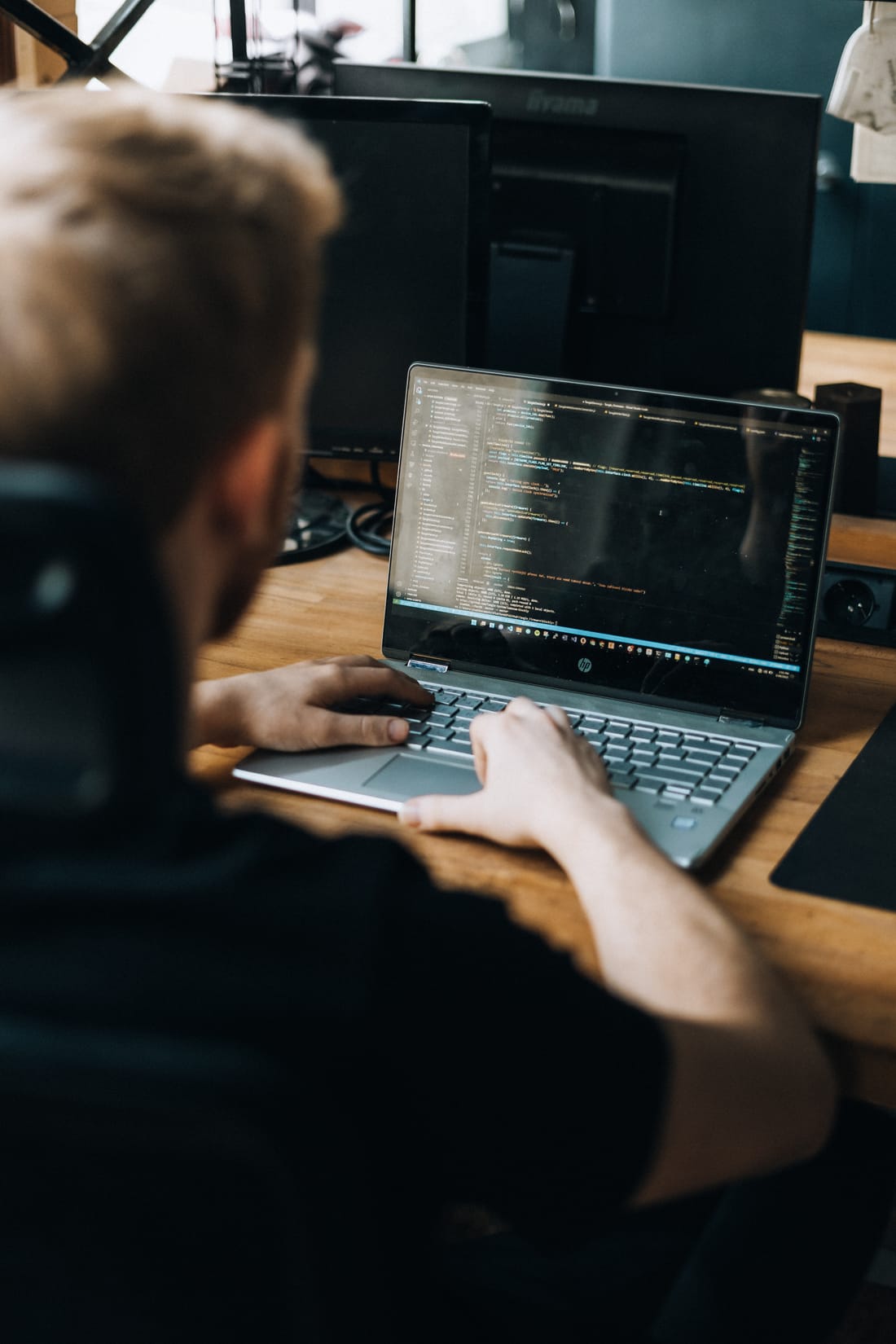 Vývoj a automatizace firemních procesů u počítače